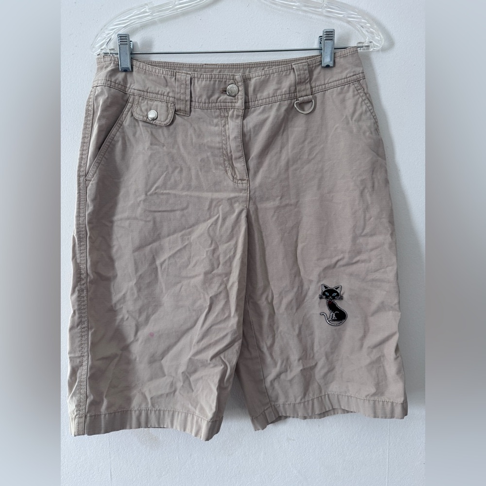 Jones New York Beige Women's Shorts with Black Cat Patch